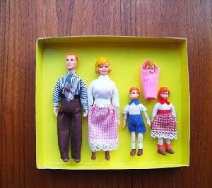 Dolls house family of 5