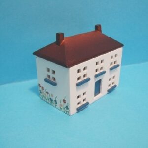 DOLLS, DOLLS HOUSE