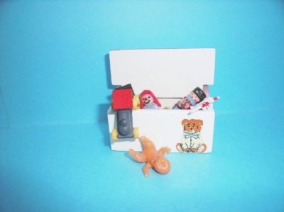 DOLLS HOUSE TOY BOX