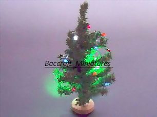 Tree with battery lights (new)